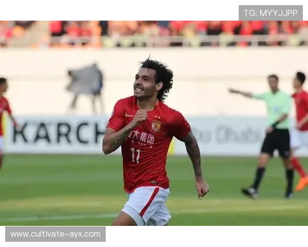 恒大逆转夺冠引爆全场球迷激情庆祝盛况